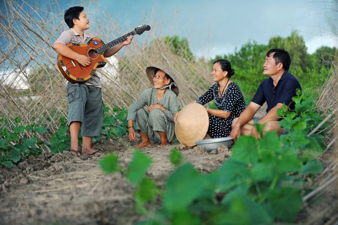 [-]Đời[-]và[-]đờn[-]qua[-]ảnh